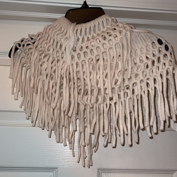 Vonmaur cream/ivory infinity scarf, one size - Picture 2 of 5